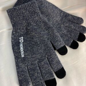 Trendoux Gray and Black Knit Gloves